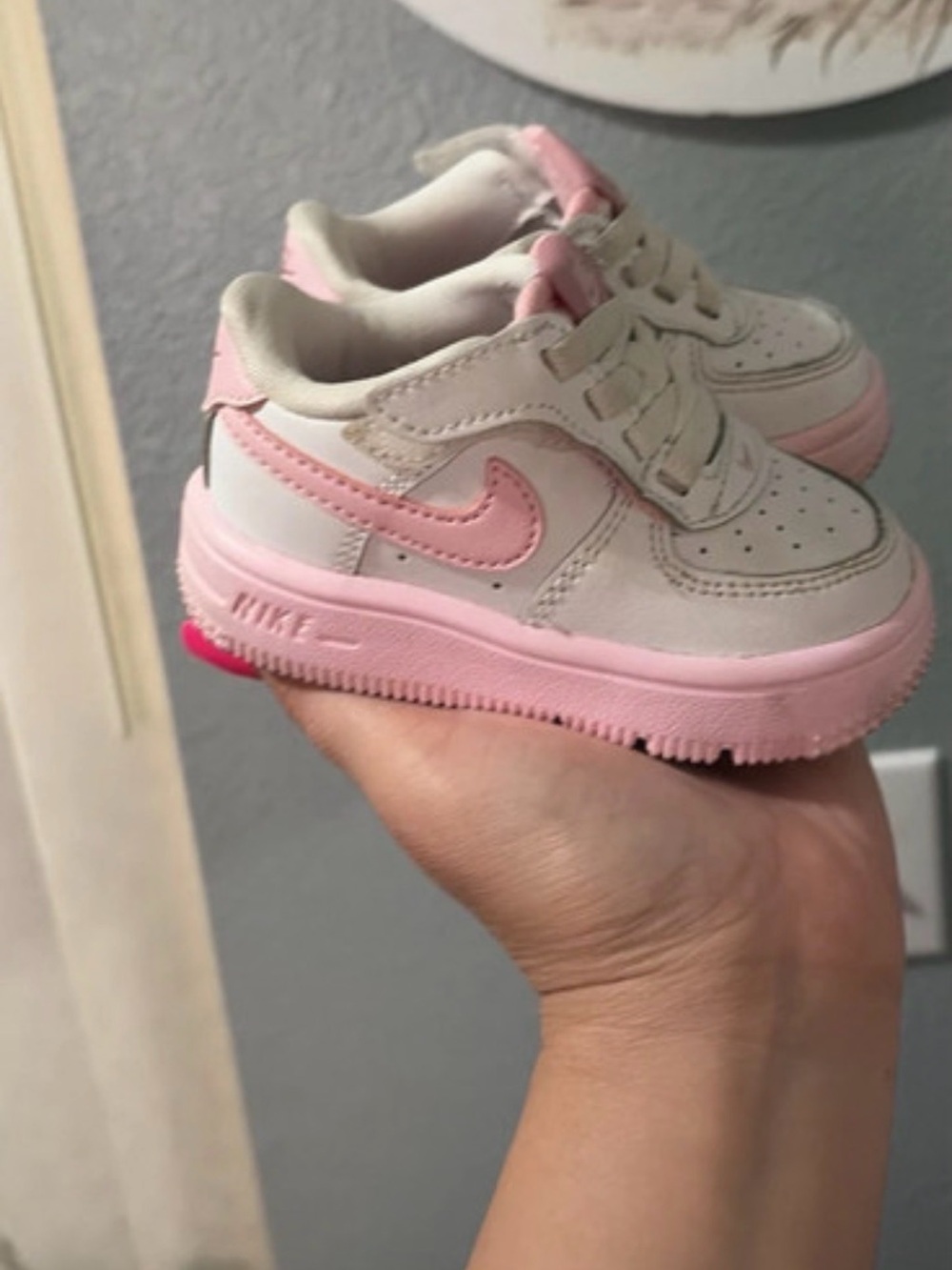 Baby/toddler girls pink& white Nike size 4C
